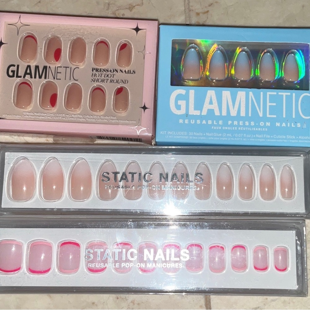 4 sets (2 static nails, 2 glamnetic nails)